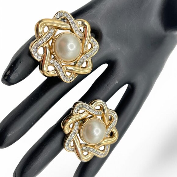 Vintage BUTLER Large Pearl and Rhinestone Clip-On Earrings Pave Gold Tone - Picture 5 of 9